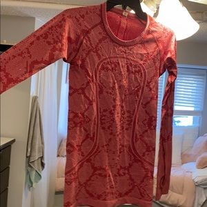Lululemon Athletica Long Sleeve Top